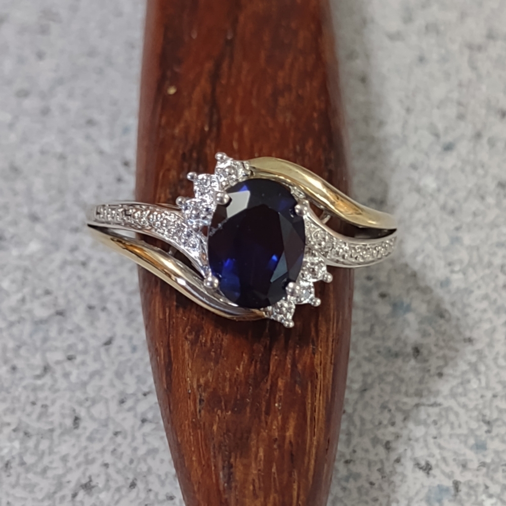 Elegant Sapphire and Diamond Ring